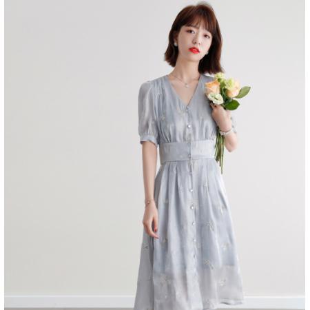 PS47147# 浅灰色高级感小众夏季新款法式刺绣优雅减龄连衣裙 服装批发女装直播货源