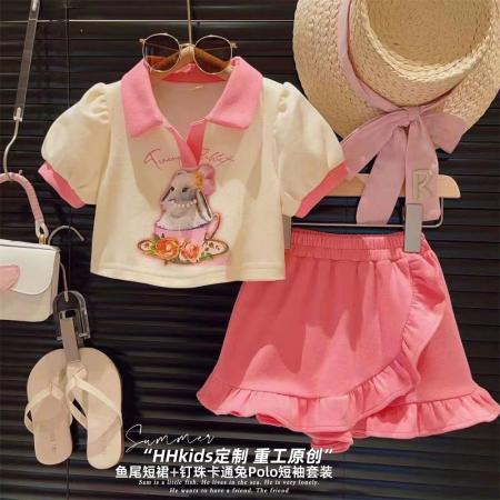 TR40622# 新品女童套装卡通兔Polo领T恤不规则鱼尾短裙两件套小童夏装 童装批发童装货源