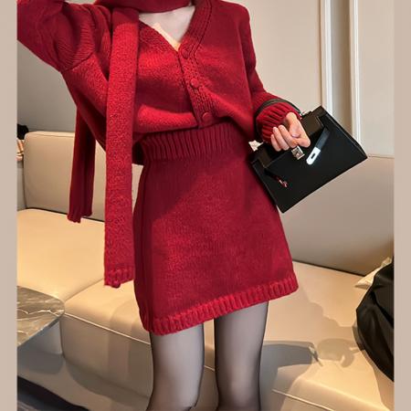 TR75047# 新年过年战袍红色针织连衣裙子秋冬季新款女装小个子两件套装 服装批发女装批发服饰货源
