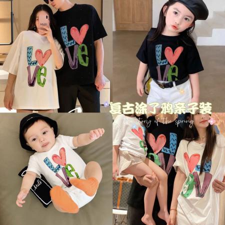 LN14397# 炸街亲子装夏季新款一家三口涂鸦印花LOVE爱心洋气短袖T恤家庭装