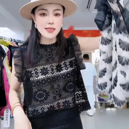 FA32545# 夏季新款薄款木耳边飞飞袖钩花透气镂空针织T恤 服裝批發女裝批發服飾貨源