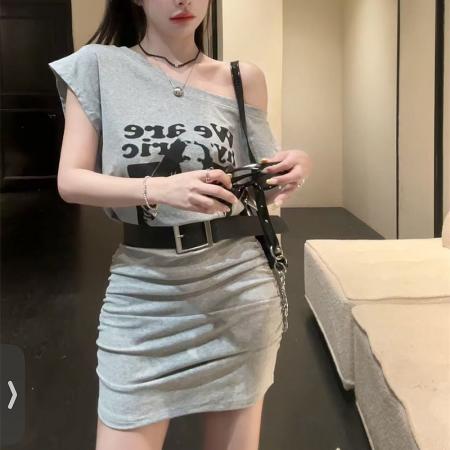 带腰带夏季洋气印花设计感小众短袖连衣裙短裙配腰带 服裝批發女裝批發服飾貨源