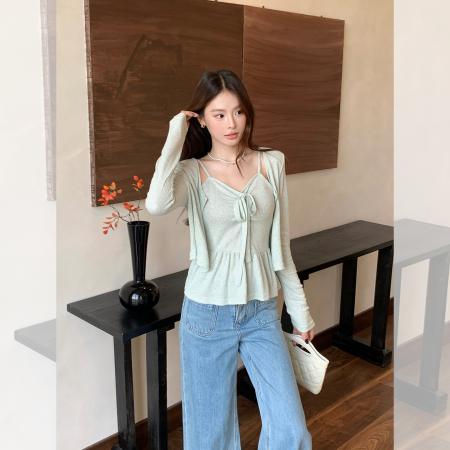 FA37323# 浅绿开衫长袖t恤女秋季新款v领蝴蝶结吊带内搭两件套上衣 服裝批發女裝批發服飾貨源