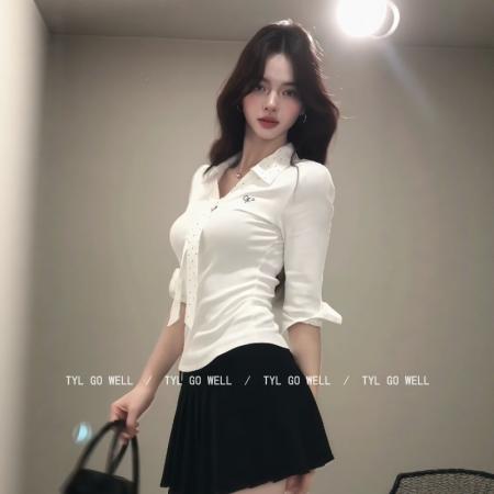 FA37370# 米纶坑条白色波点蝴蝶结系带V领短袖T恤女早秋新款韩系设计感修身 服裝批發女裝批發服飾貨源