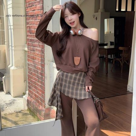 FA37381# 早秋设计感时尚斜领露肩长袖卫衣女格子拼接微喇叭裤套装 服裝批發女裝批發服飾貨源
