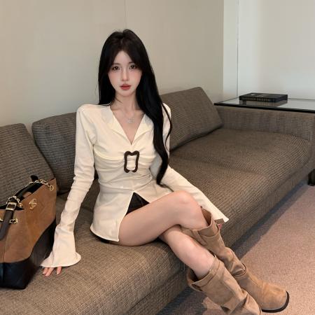 FA37394# 设计感开叉V领长袖T恤女早秋修身显瘦收腰喇叭袖针织上衣 服裝批發女裝批發服飾貨源