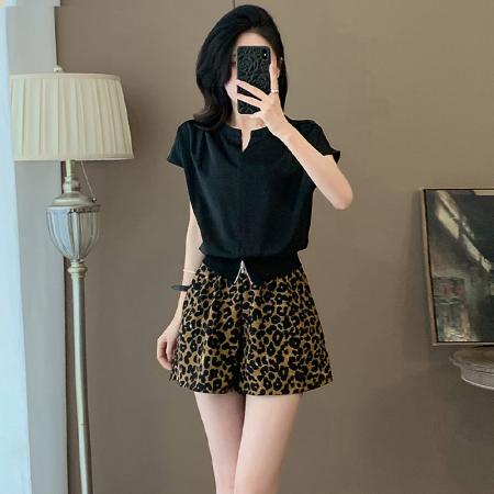 FA37421# 小个子时尚套装女夏季新款设计感上衣豹纹短裤两件套潮 服裝批發女裝批發服飾貨源