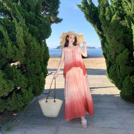 FA37544# 夏天巨好看的粉色挂脖连衣裙女新款绝美飘逸海边度假沙滩长裙 服裝批發女裝批發服飾貨源
