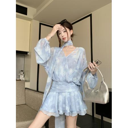 FA37548# V领碎花连衣裙女秋季新款法式复古短款百褶晕染长袖雪纺裙子 服裝批發女裝批發服飾貨源