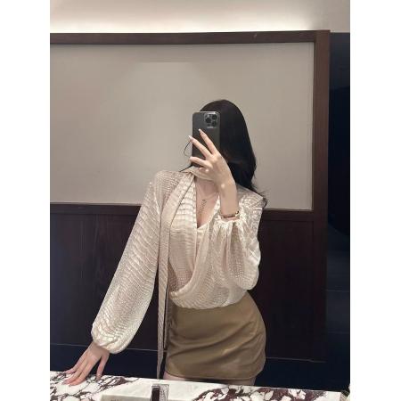 FA37556# 真丝剪花灯笼袖飘带宽松长袖上衣女高冷女神气质 服裝批發女裝批發服飾貨源