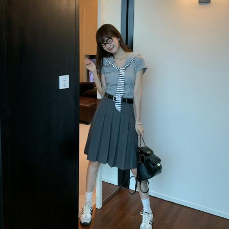 FA37681# 灰色条纹披肩正肩短袖t恤女夏新款显瘦修身v领收腰 服裝批發女裝批發服飾貨源