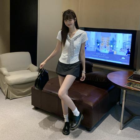 FA37681# 灰色条纹披肩正肩短袖t恤女夏新款显瘦修身v领收腰 服裝批發女裝批發服飾貨源
