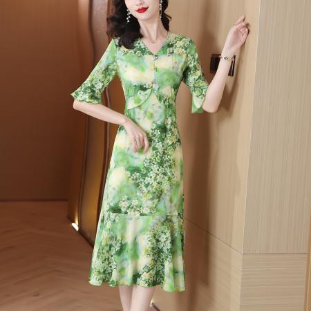 FA37721# 碎花连衣裙女夏季法式显瘦高端喇叭袖鱼尾裙荷叶边裙植物花卉V领 服裝批發女裝批發服飾貨源