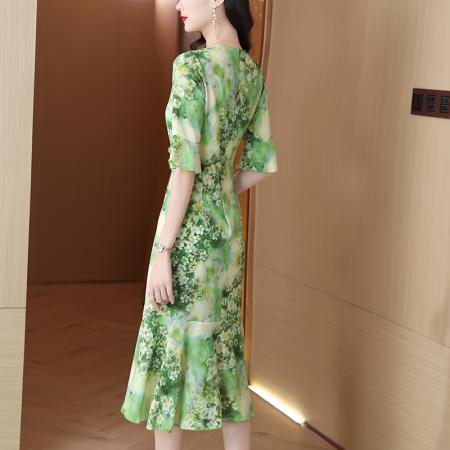 FA37721# 碎花连衣裙女夏季法式显瘦高端喇叭袖鱼尾裙荷叶边裙植物花卉V领 服裝批發女裝批發服飾貨源