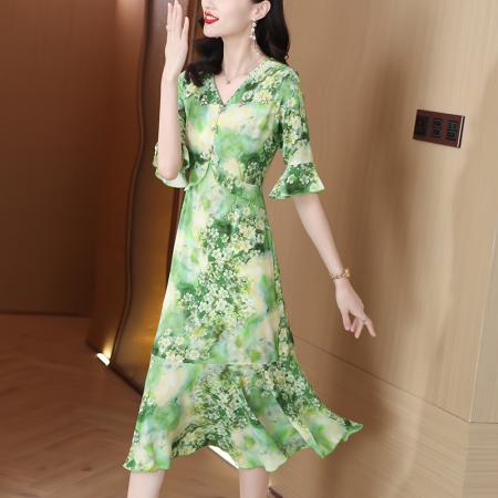 FA37721# 碎花连衣裙女夏季法式显瘦高端喇叭袖鱼尾裙荷叶边裙植物花卉V领 服裝批發女裝批發服飾貨源