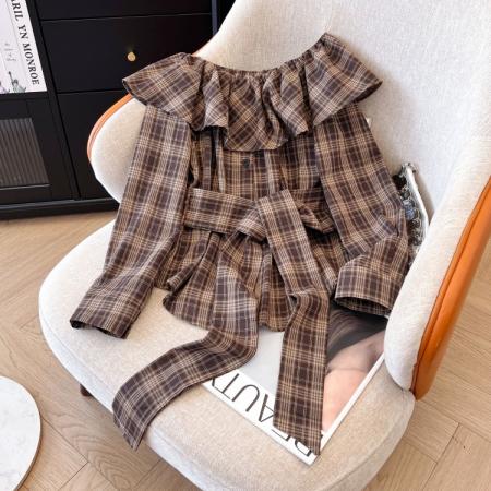 FA37747# 新款一字肩荷叶边格子长袖衬衫女复古宽松短款上衣 服裝批發女裝批發服飾貨源