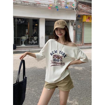 FA37922# 美式复古斜肩短袖t恤女夏季设计感小众宽松露肩辣妹上衣 服裝批發女裝批發服飾貨源