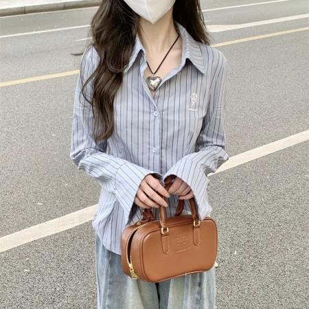 FA37964# ～大码胖MM秋季设计感学院风刺绣肌理感撞色衬衫 服裝批發女裝批發服飾貨源