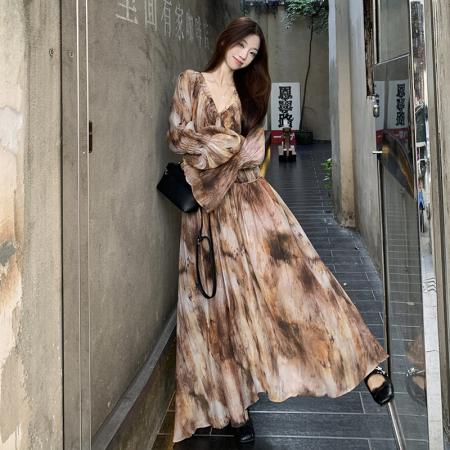 FA37972# 大码女装秋季新中式连衣裙套装晕染长裙子V领喇叭长袖 服裝批發女裝批發服飾貨源