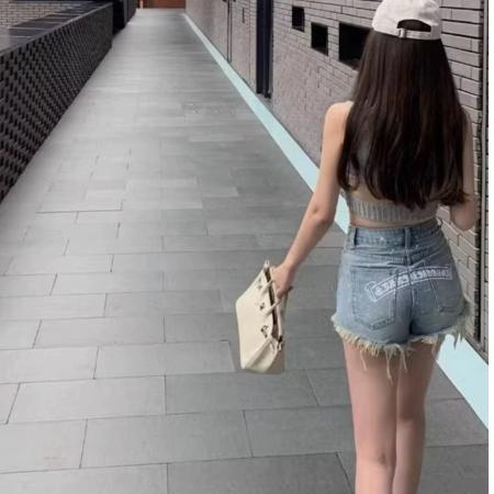 FA38005# 美式高街泼墨毛边牛仔短裤女夏季字母印花辣妹高腰显瘦A字热裤子  服裝批發女裝批發服飾貨源