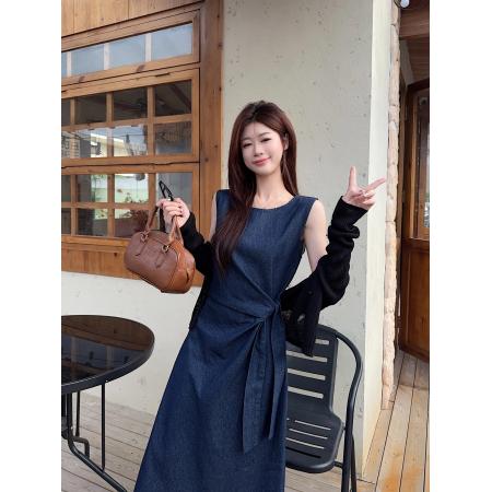 高级感抽皱设计蓝色连衣裙秋肌理感无袖圆领背心裙长裙 服裝批發女裝批發服飾貨源