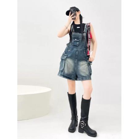 FA38198# 美式复古牛仔工装背带裤女时尚减龄设计感宽松显瘦阔腿连体短裤潮 服裝批發女裝批發服飾貨源