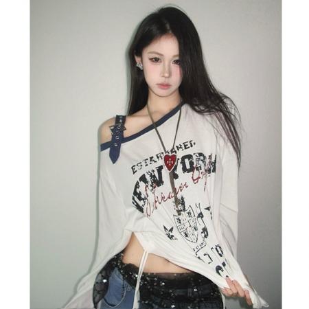 FA38394# 美式辣妹斜肩T恤上衣女字母印花宽松露肩薄款长袖罩衫 服裝批發女裝批發服飾貨源