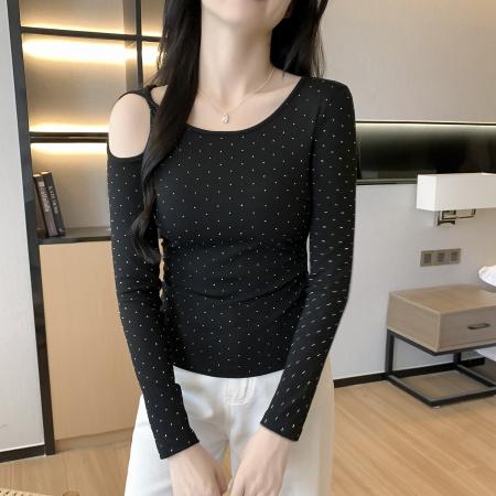 FA38518# 【莫代尔人棉】烫钻斜肩长袖T恤女辣妹风露肩气质上衣女装 服裝批發女裝批發服飾貨源