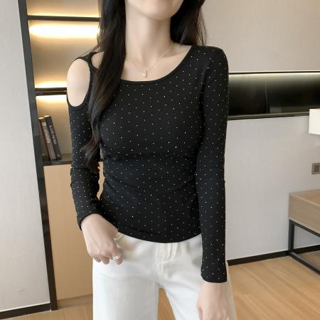 FA38518# 【莫代尔人棉】烫钻斜肩长袖T恤女辣妹风露肩气质上衣女装 服裝批發女裝批發服飾貨源