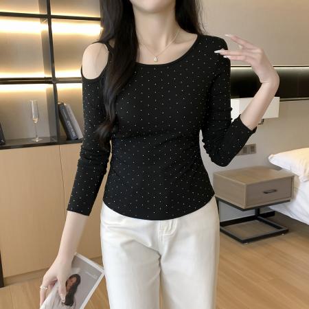 FA38518# 【莫代尔人棉】烫钻斜肩长袖T恤女辣妹风露肩气质上衣女装 服裝批發女裝批發服飾貨源