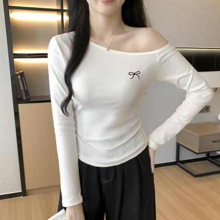 FA38519# 【棉】纯欲刺绣斜肩露锁骨长袖t恤女秋季抽褶打底衫上衣 服裝批發女裝批發服飾貨源