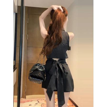 FA38542# 法式黑色挂脖上衣女夏季休闲时尚新款收腰显瘦翻领无袖上衣 服裝批發女裝批發服飾貨源