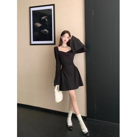 FA38610# 气质拼接喇叭袖连衣裙女秋季新款收腰显瘦千金赫本风小黑裙 服裝批發女裝批發服飾貨源