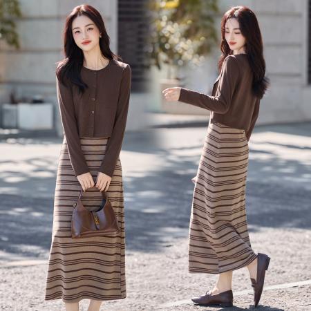 FA38713# 早秋季小个子长袖连衣裙女春秋装新款气质显瘦法式针织裙子 服裝批發女裝批發服飾貨源