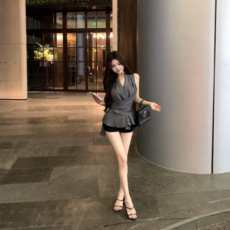 FA38806# 法式V领无袖打底衫女设计感小众修身收腰显瘦百搭上衣 服裝批發女裝批發服飾貨源