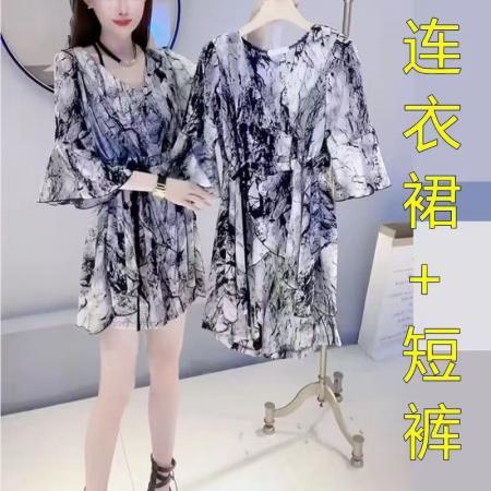 YF5827# 图片色甜美微喇叭中袖套头绑绳收腰扎染碎花连衣裙搭外穿短裤套装