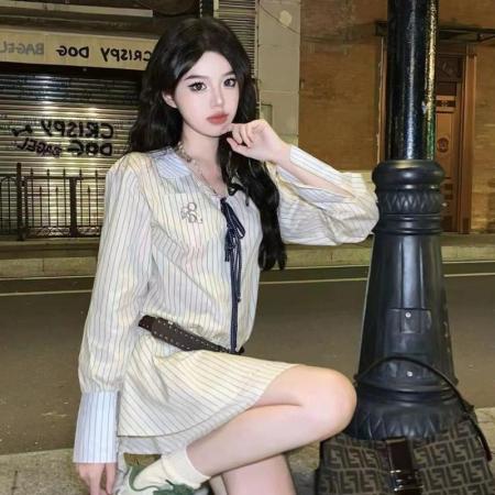 学院风长袖条纹衬衫连衣裙女春秋季新款茶系穿搭假两件套短裙 服裝批發女裝批發服飾貨源