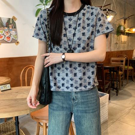 FA39262# 短袖t恤夏新款设计感潮渐变四叶草撞色圆领上衣大码女装  服裝批發女裝批發服飾貨源