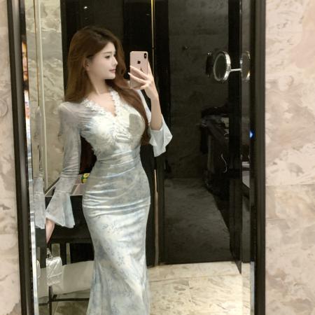 FA39381# 微胖mm纯欲风性感v领喇叭袖印花连衣裙女修身包臀长裙  服裝批發女裝批發服飾貨源