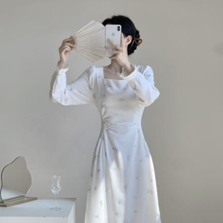 FA39611# 秋季新款法式复古高级感收腰显瘦气质方领白色连衣裙 服裝批發女裝批發服飾貨源
