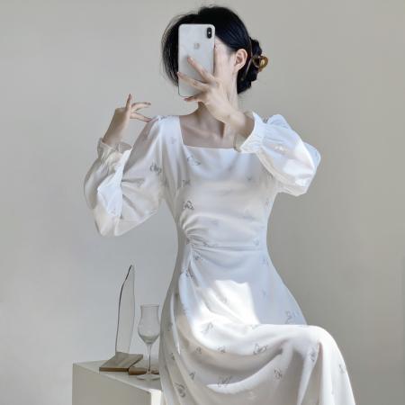 FA39611# 秋季新款法式复古高级感收腰显瘦气质方领白色连衣裙 服裝批發女裝批發服飾貨源