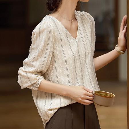 FA40037# 法式优雅肌理感V领衬衫女秋季新款遮肚子显瘦气质上衣 服裝批發女裝批發服飾貨源