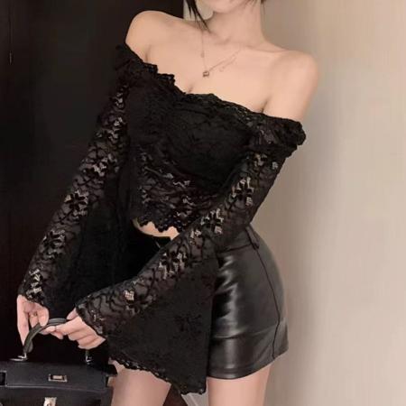 FA40206# 带胸垫喇叭袖蕾丝衫露锁骨法式修身显瘦百搭露脐短款黑色外穿上衣  服裝批發女裝批發服飾貨源