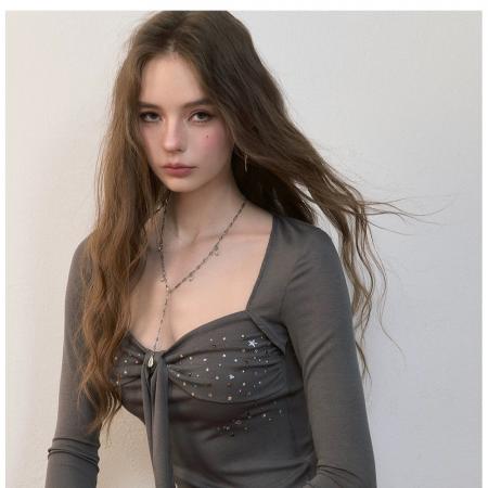 FA40211# 设计感蝴蝶结彩色烫钻小衫女秋季修身百搭u领系带T恤上衣  服裝批發女裝批發服飾貨源