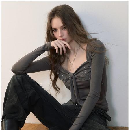 FA40211# 设计感蝴蝶结彩色烫钻小衫女秋季修身百搭u领系带T恤上衣  服裝批發女裝批發服飾貨源