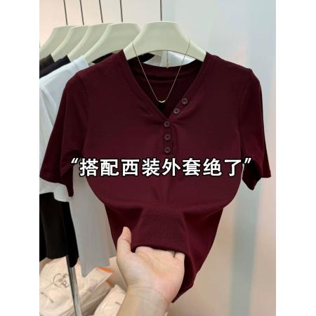 FA40405# 设计感纽扣V领五分袖T恤女秋季新款高级气质显瘦中袖打底直筒上衣 服裝批發女裝批發服飾貨源