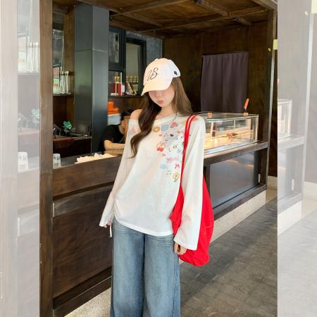 FA40424# 彩绘涂鸦斜肩长袖罩衫t恤女宽松慵懒设计感小众上衣 服裝批發女裝批發服飾貨源