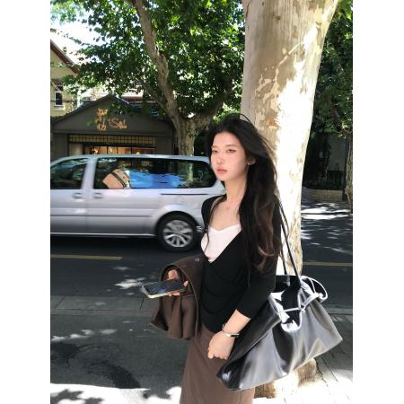 FA40563# 人棉黑色V领假两件天丝t恤女早秋显瘦内搭打底上衣 服裝批發女裝批發服飾貨源