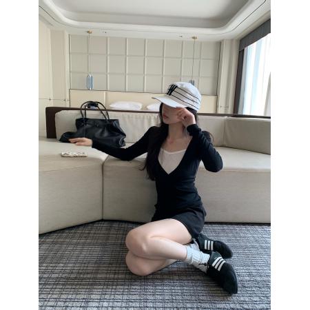 FA40563# 人棉黑色V领假两件天丝t恤女早秋显瘦内搭打底上衣 服裝批發女裝批發服飾貨源