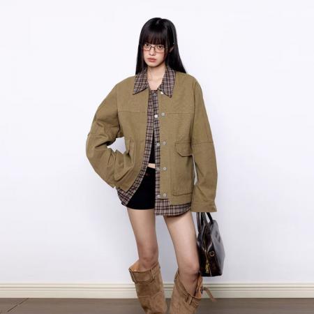 YF5875# (2色入内）韩版假两件格子拼接长袖POLO领排扣复古大码夹克外套 服裝批發女裝批發服飾貨源